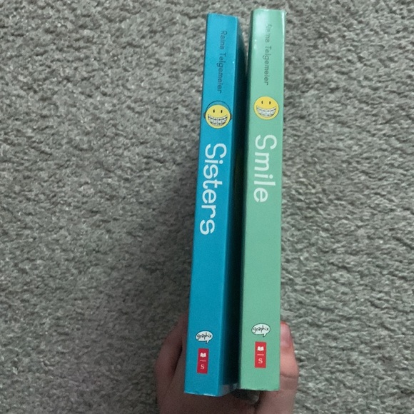 Smile and sisters by Raina Telgemeier - Picture 3 of 3